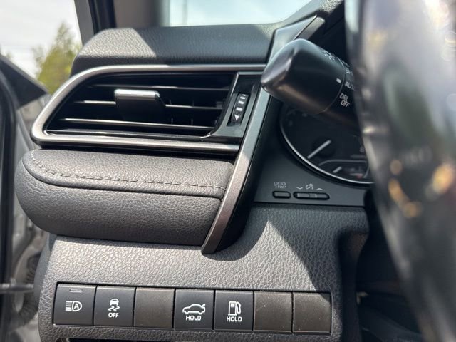 Used 2022 Toyota Camry SE FWD image 23