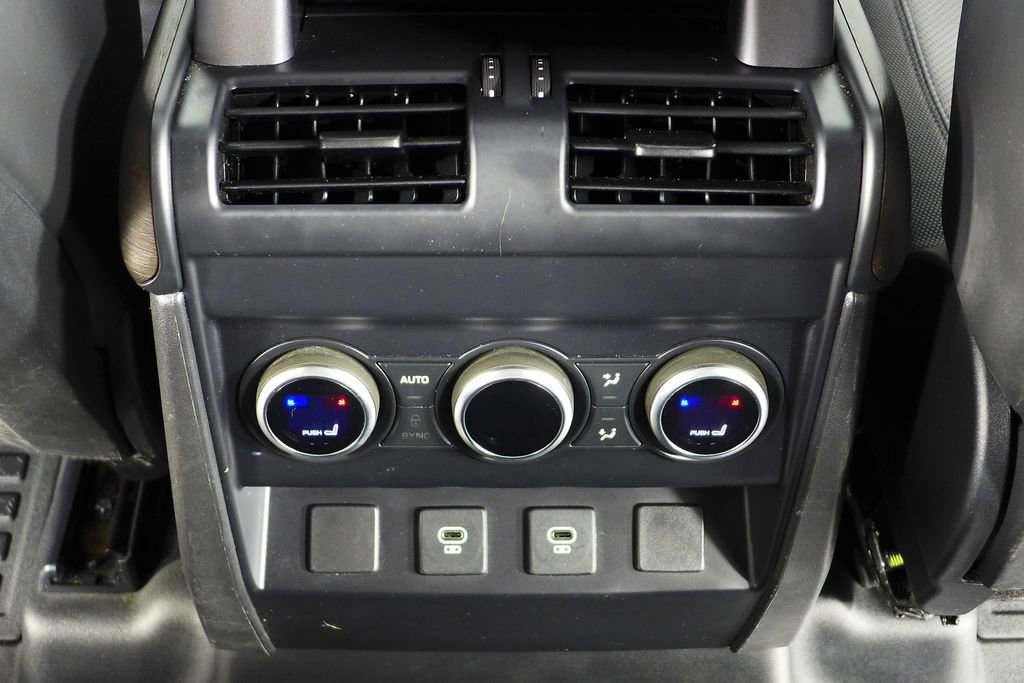 Used 2023 Land Rover Defender 110 X-Dynamic SE image 24