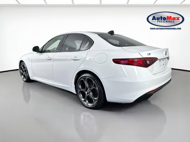Used 2023 Alfa Romeo Giulia Ti image 6