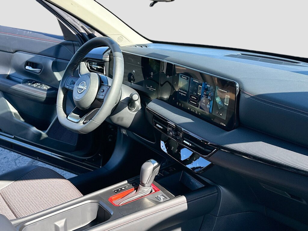 New 2026 Nissan Kicks SR w/ SR Premium Package image 5