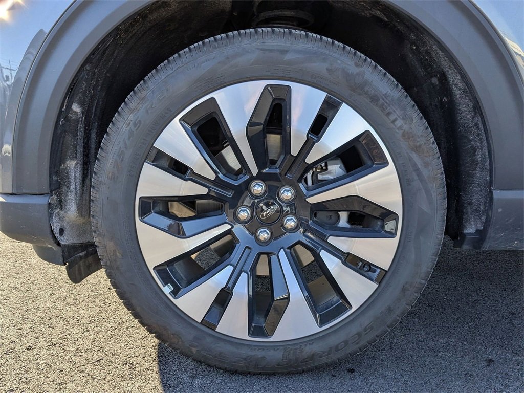 Used 2025 Ford Explorer Platinum w/ LUX Leather Package image 11