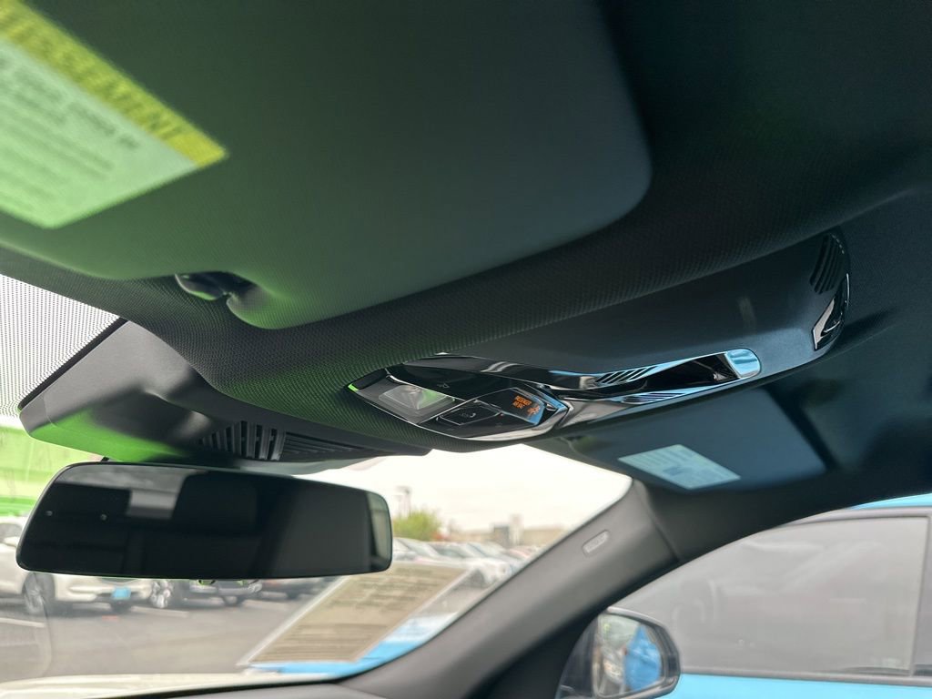 Used 2025 BMW X2 xDrive28i w/ Premium Package image 17