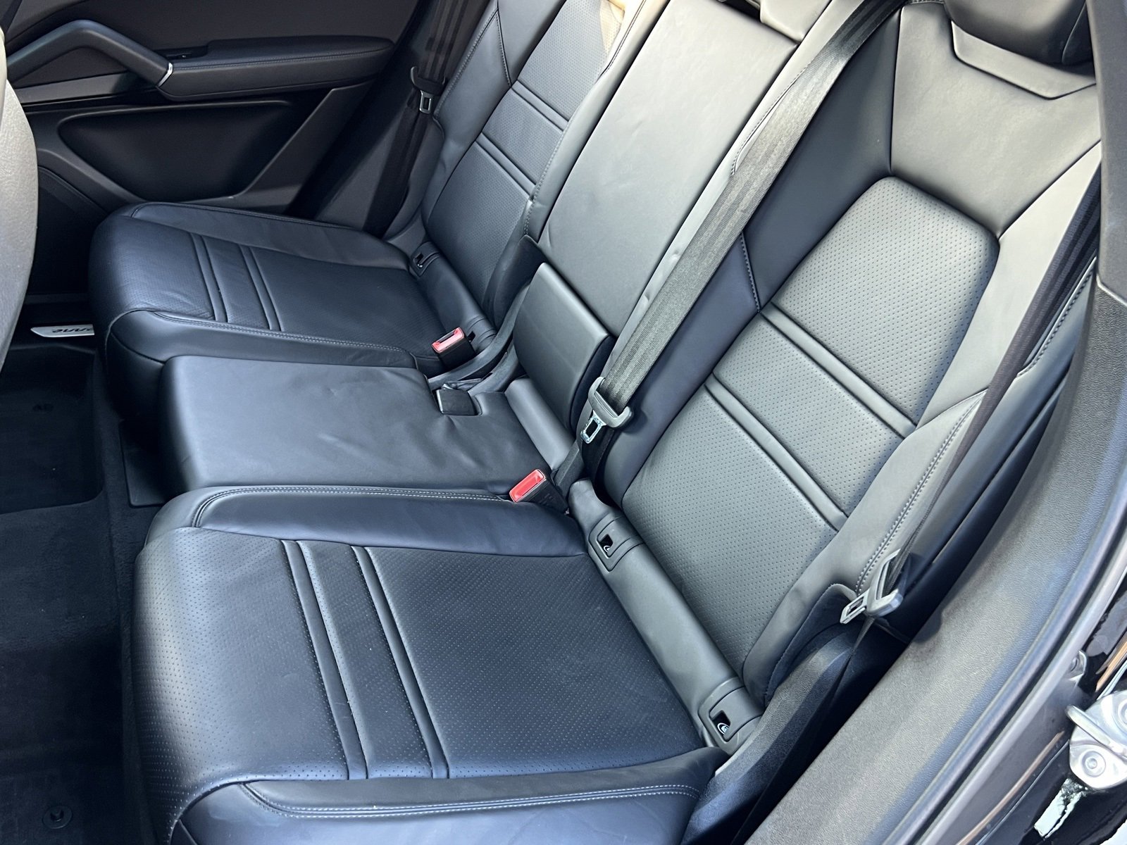 Certified 2021 Porsche Cayenne Coupe image 15