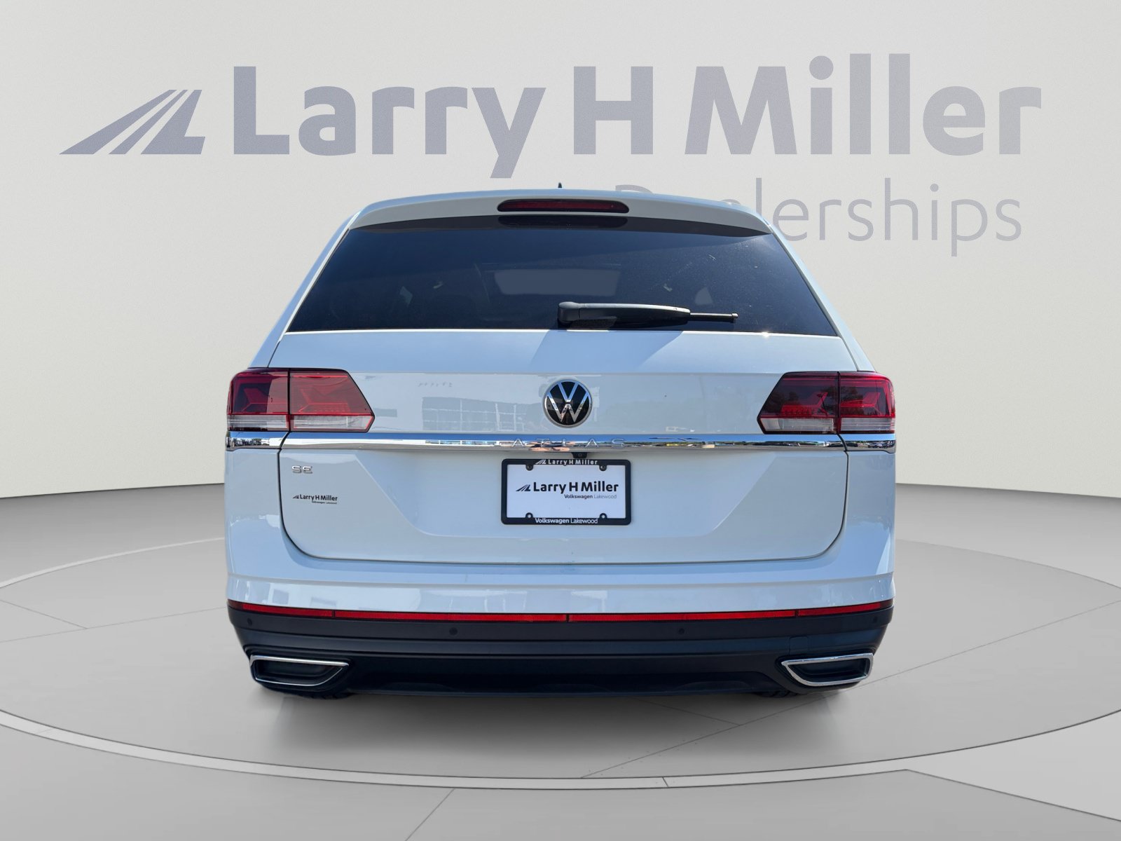 Used 2022 Volkswagen Atlas SE w/ Panoramic Sunroof Package FWD image 4