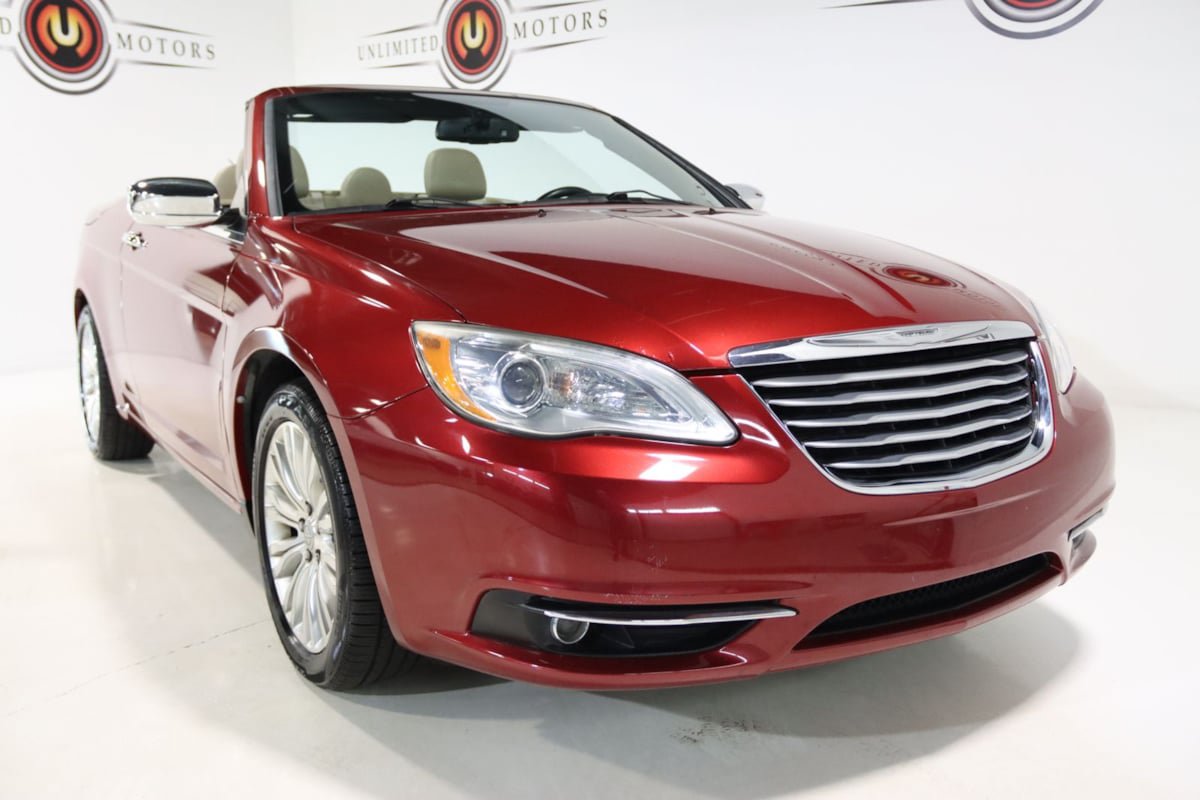 Used 2013 Chrysler 200 Limited FWD image 24