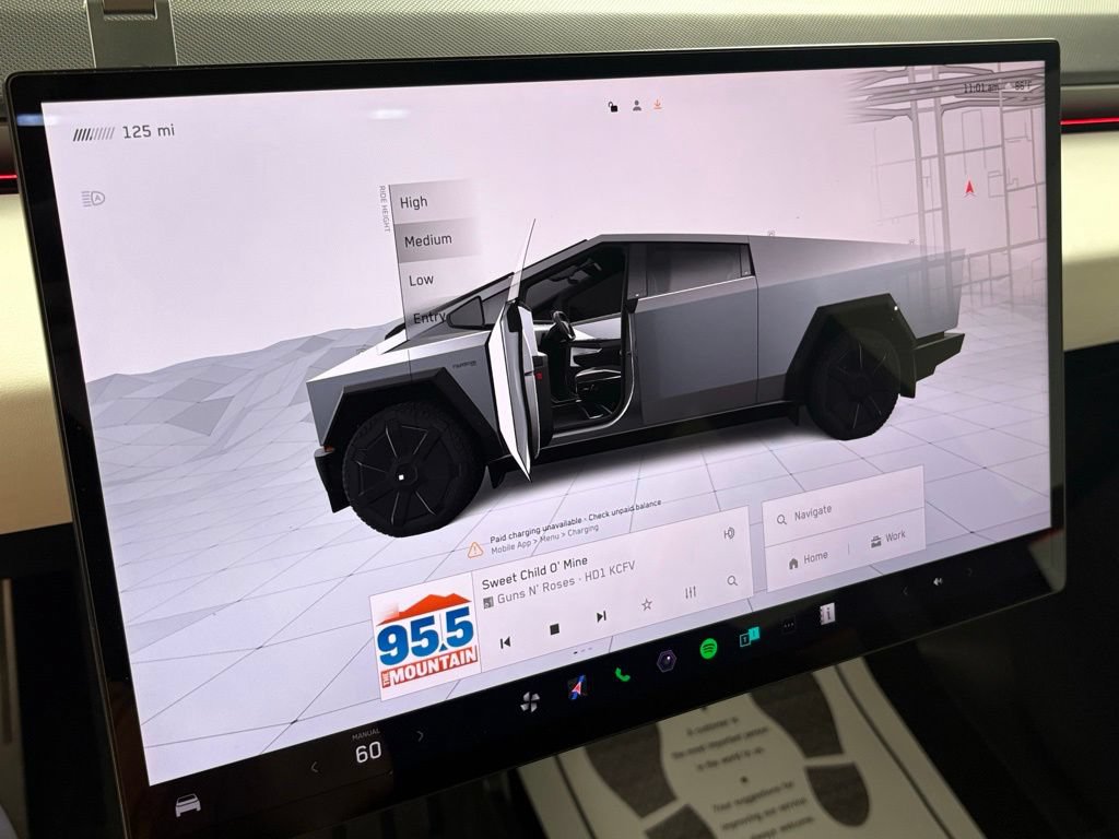 Used 2024 Tesla Cybertruck AWD Crew Cab image 34