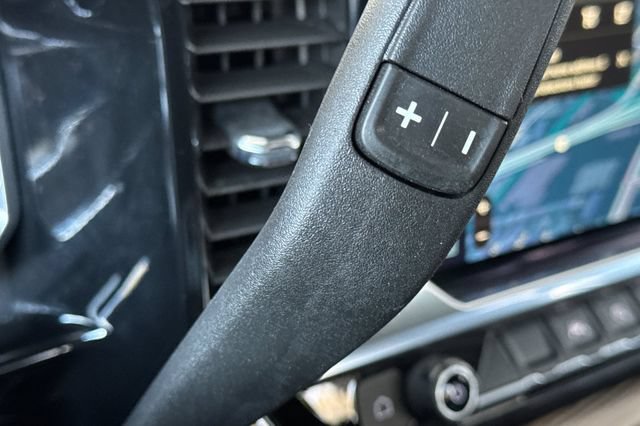 Used 2025 Chevrolet Silverado 1500 LT AWD/4WD image 40