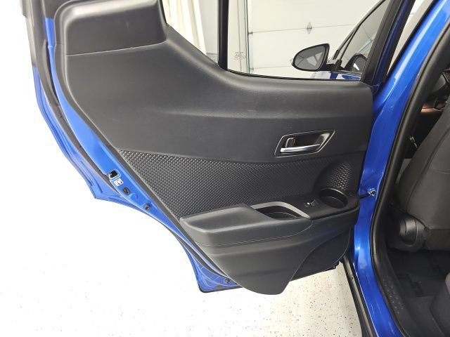 Used 2018 Toyota C-HR XLE FWD image 28