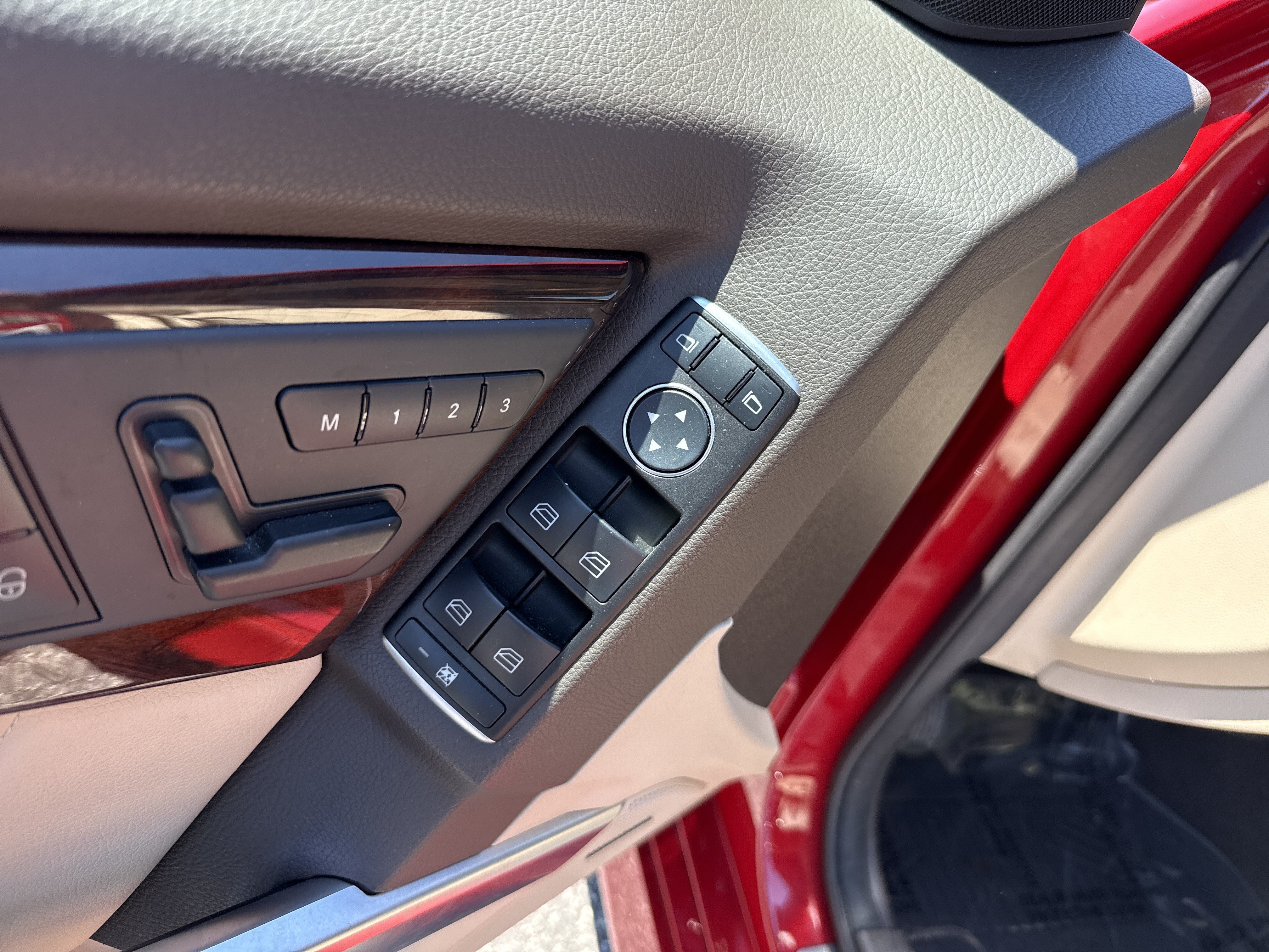 Used 2015 Mercedes-Benz GLK 250 BlueTEC 4MATIC image 16