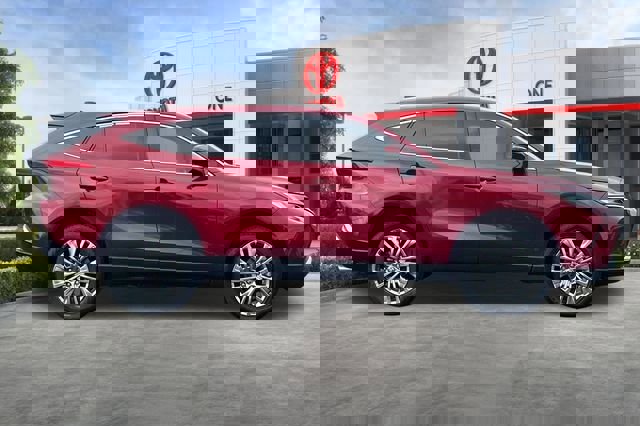 Used 2023 Toyota Venza XLE AWD/4WD image 3