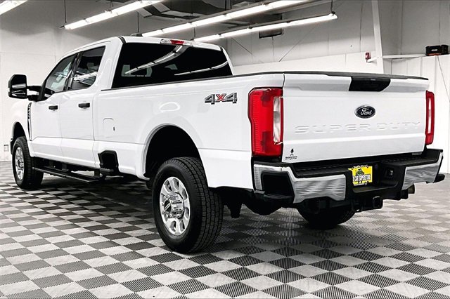 Used 2023 Ford F250 XLT image 2