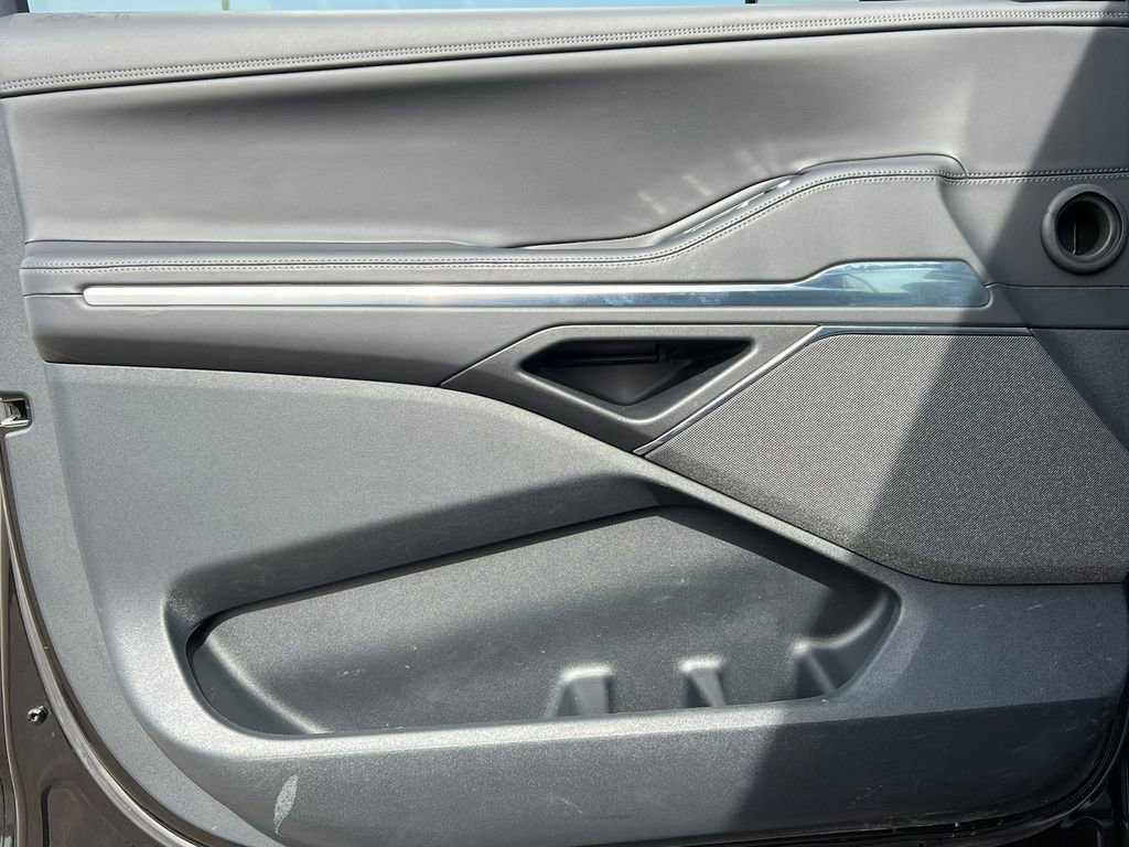 Used 2025 Lincoln Navigator Reserve w/ Jet Appearance Package image 16