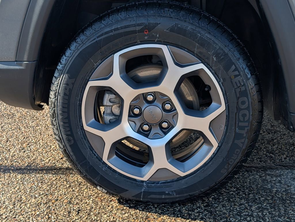 Used 2022 Jeep Compass Trailhawk w/ Trailhawk Convenience Group image 15