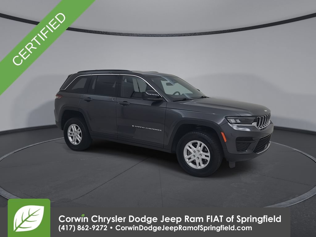 Used 2025 Jeep Grand Cherokee Laredo w/ Luxury Tech Group I AWD/4WD image 2