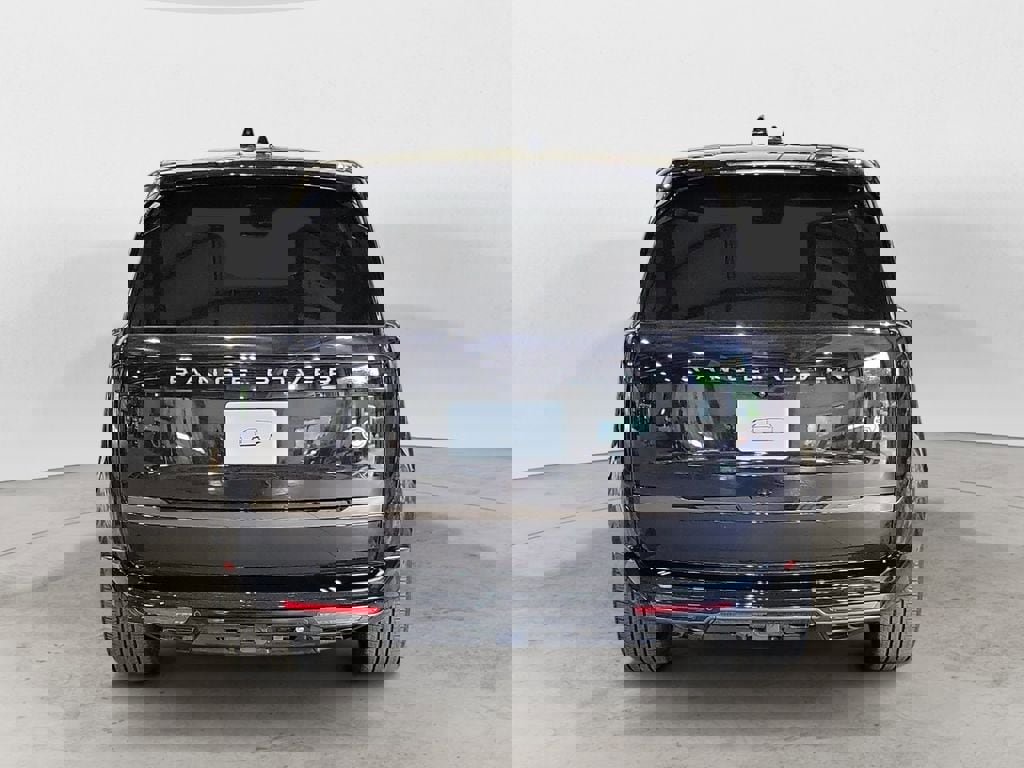 New 2025 Land Rover Range Rover SV image 4