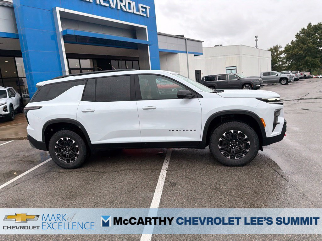 New 2027 Chevrolet Traverse Z71 w/ Enhanced Driving Package AWD/4WD image 2
