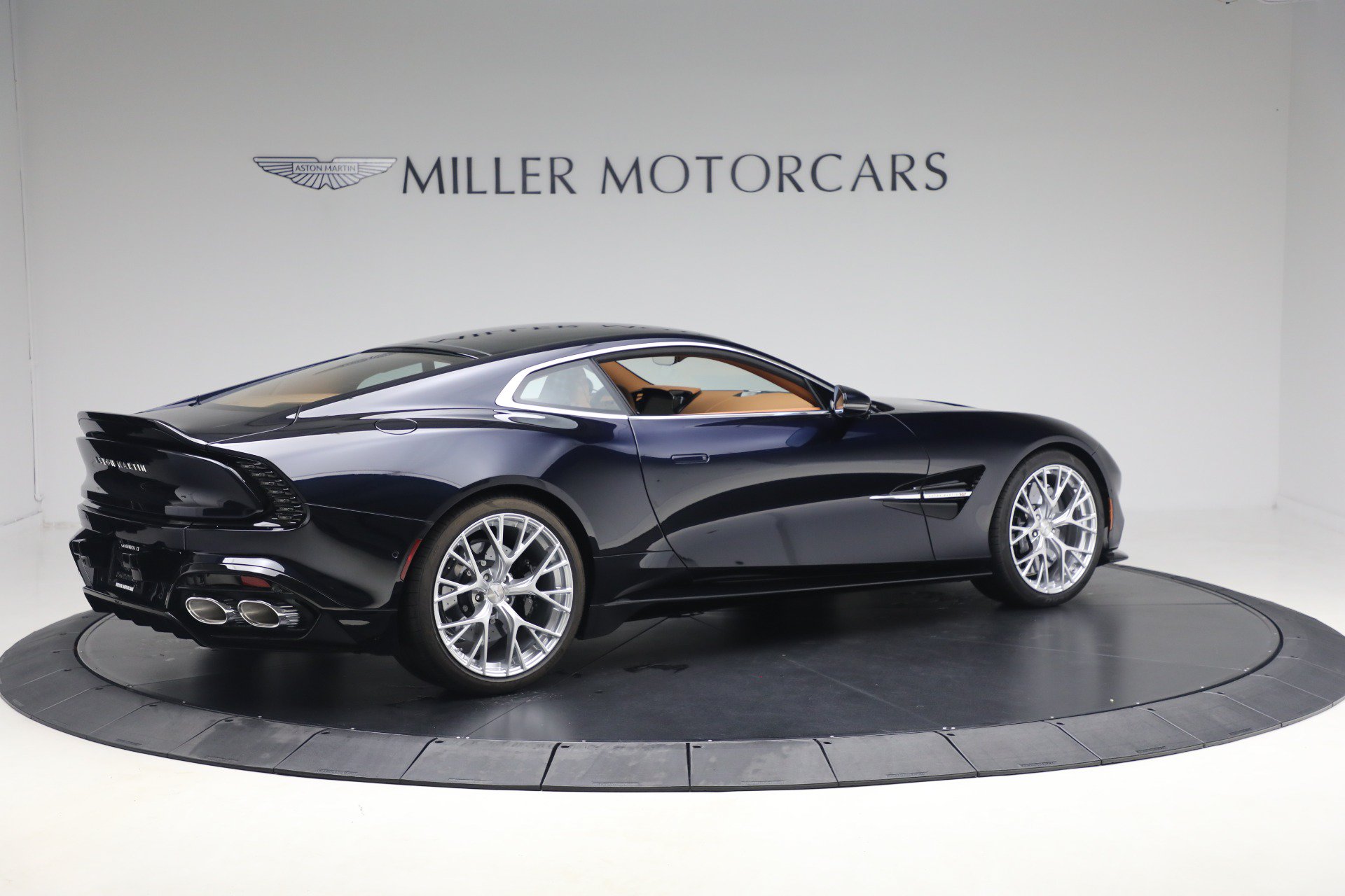 New 2026 Aston Martin Vanquish RWD image 8