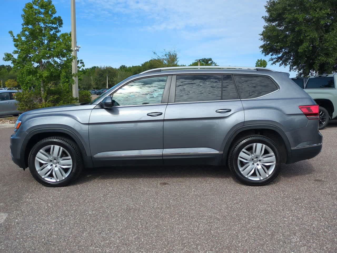 Used 2019 Volkswagen Atlas SEL AWD/4WD image 3