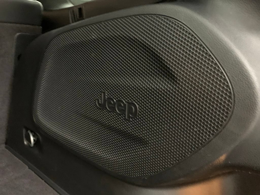 Certified 2020 Jeep Cherokee Limited AWD/4WD image 11