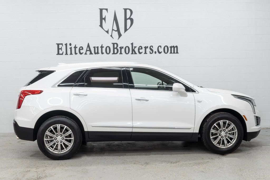 Used 2017 Cadillac XT5 Luxury w/ Driver Awareness Package AWD/4WD image 5