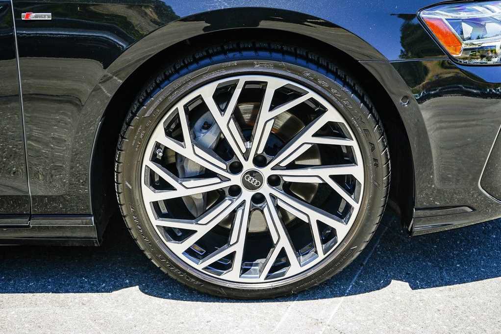 Used 2024 Audi A8 L 3.0T w/ Comfort Plus Package AWD/4WD image 9