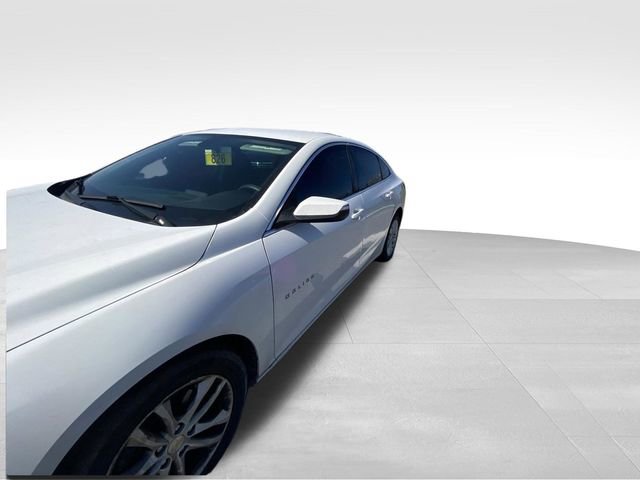Used 2016 Chevrolet Malibu LT image 2