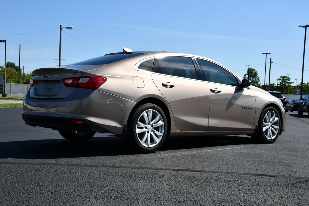 Used 2018 Chevrolet Malibu Hybrid w/ Leather Package FWD image 7