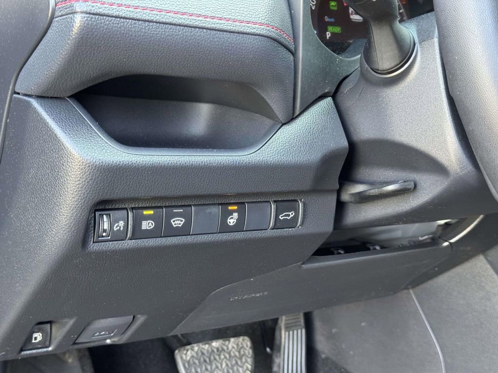 Used 2024 Toyota RAV4 SE w/ Weather & Moonroof Package image 9