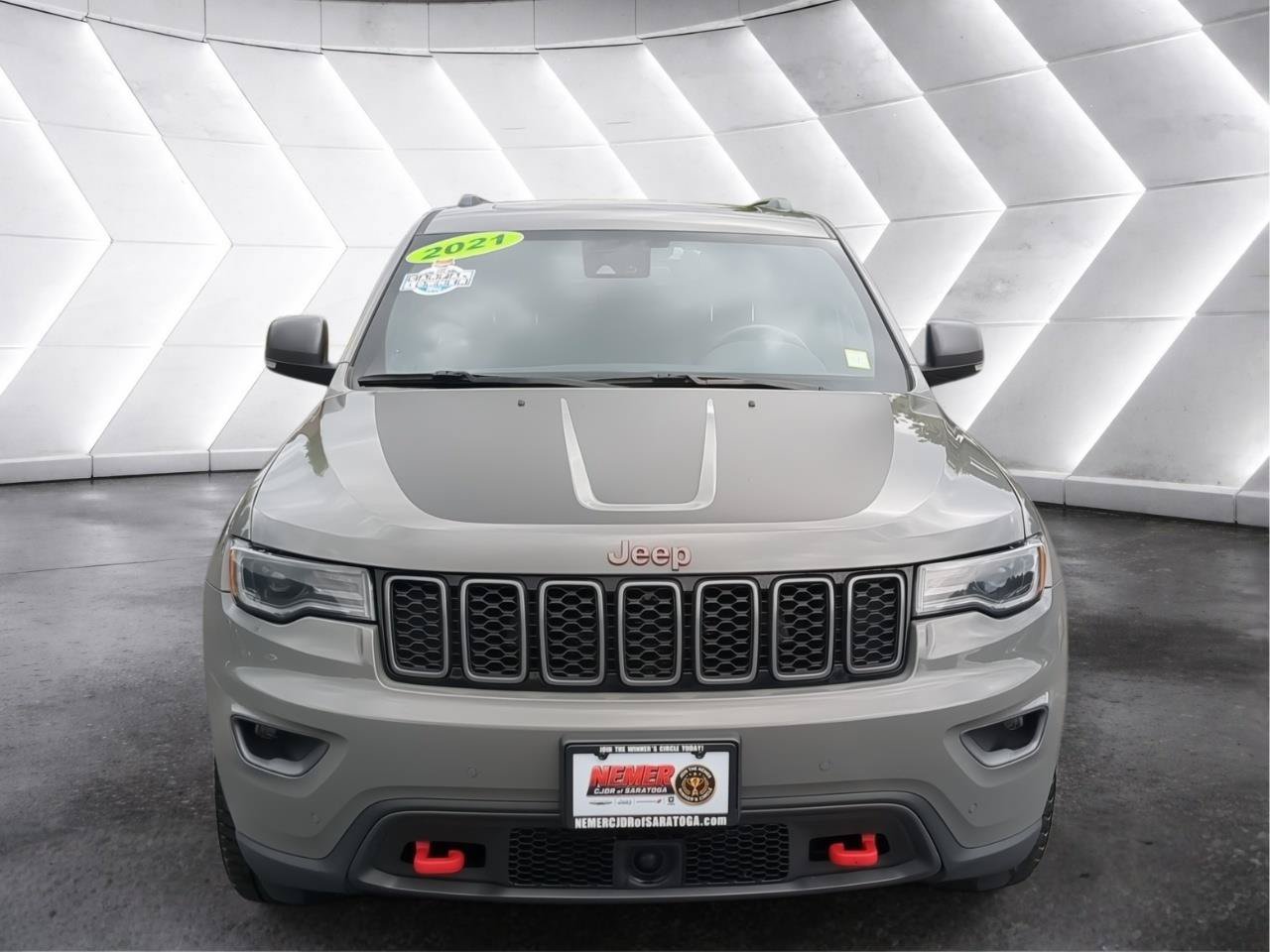 Used 2021 Jeep Grand Cherokee Trailhawk w/ Trailhawk Luxury Group AWD/4WD image 8