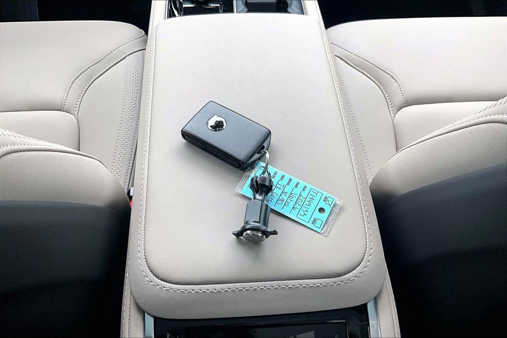 New 2026 Volvo XC90 T8 Core w/ Protection Package Premier image 34