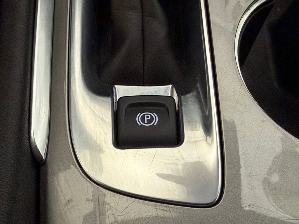 Used 2024 Chevrolet Malibu LT FWD image 34