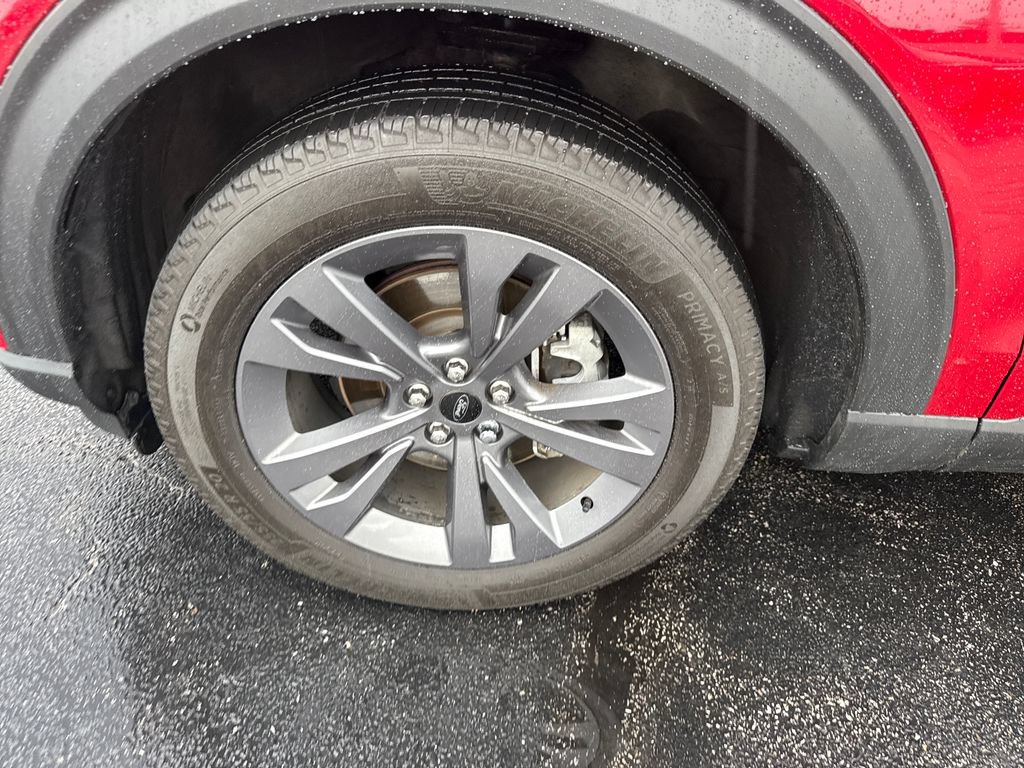 Used 2024 Ford Explorer XLT w/ Equipment Group 202A AWD/4WD image 27