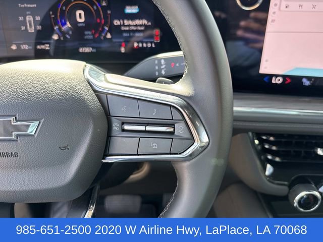 Used 2025 Chevrolet Suburban Z71 image 48