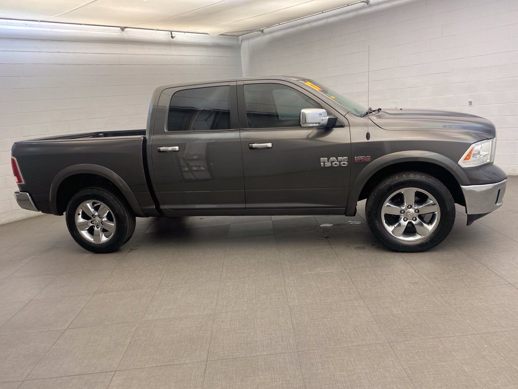 Used 2017 RAM 1500 Laramie AWD/4WD image 9