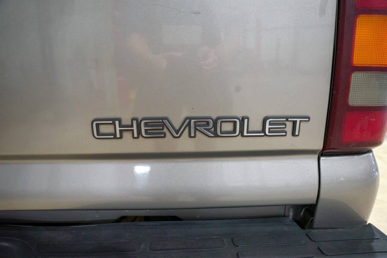 Used 2000 Chevrolet Silverado 1500 LS AWD/4WD image 26