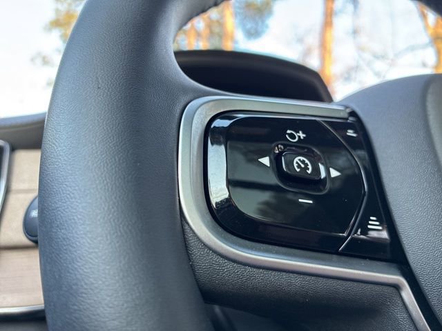 New 2025 Volvo XC90 B6 Plus w/ Protection Package Premier image 27