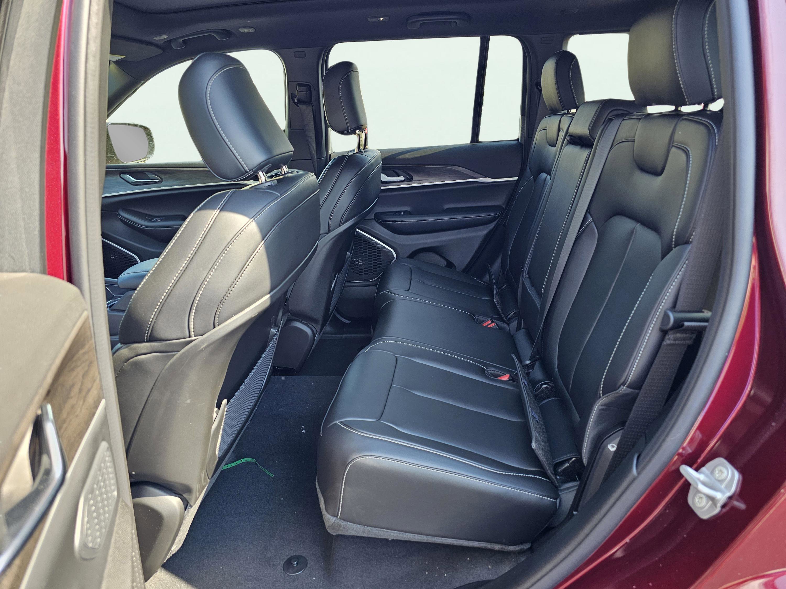 New 2026 Jeep Grand Cherokee Limited w/ Limited Altitude Package image 31