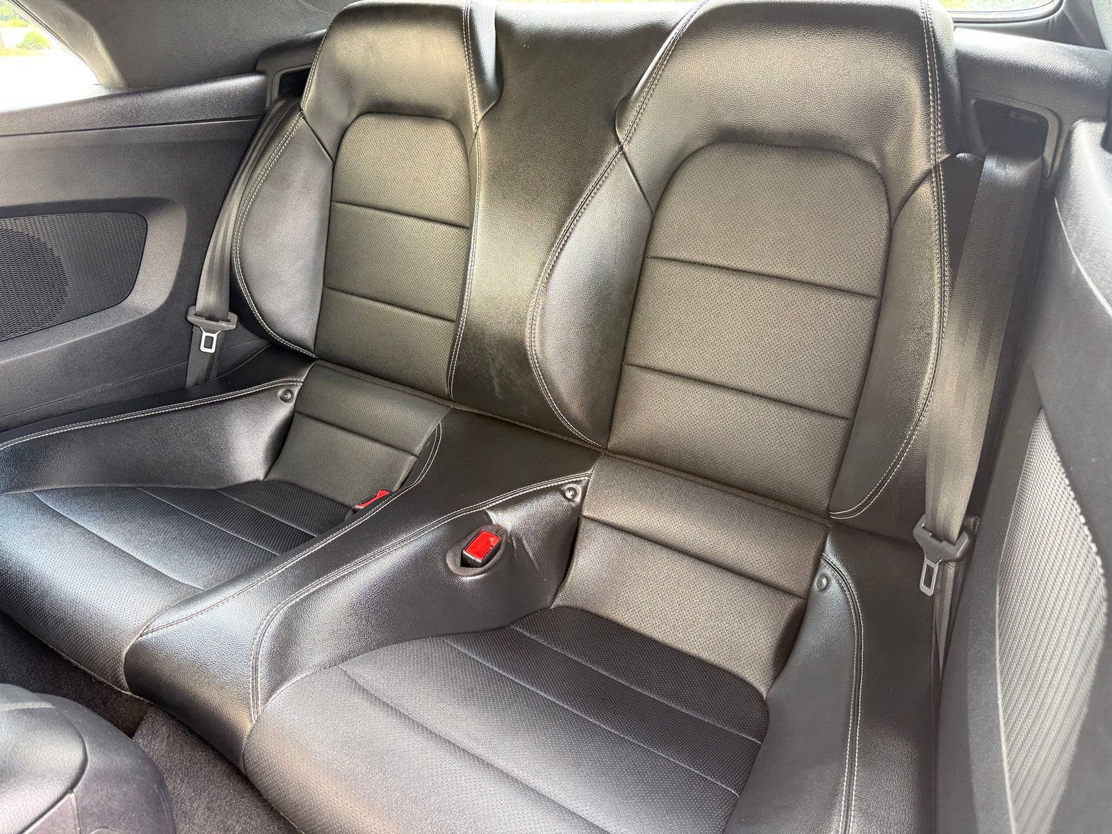 Used 2019 Ford Mustang Premium RWD image 39
