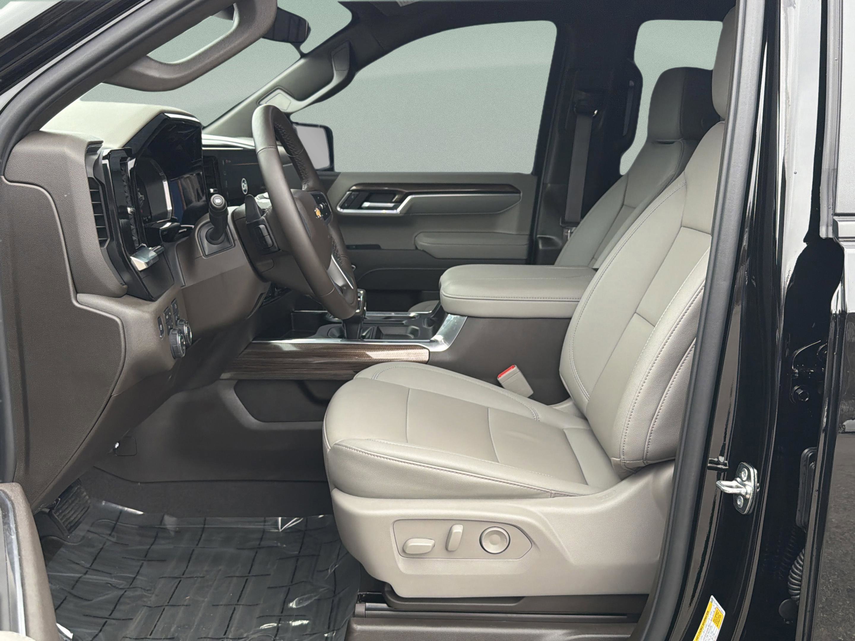 Used 2026 Chevrolet Silverado 1500 LT w/ All Star Edition Plus image 27