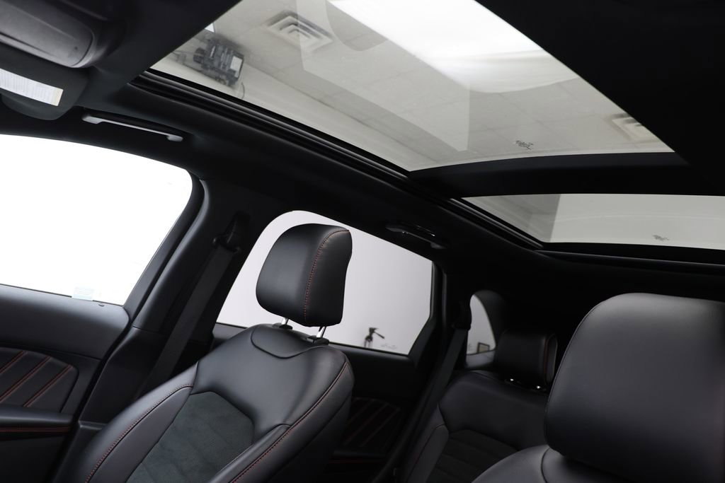 Used 2022 Ford Edge ST-Line AWD/4WD image 16
