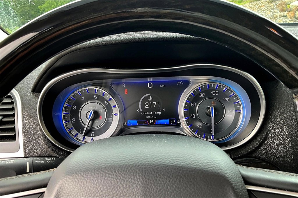 Used 2018 Chrysler 300 Limited image 18