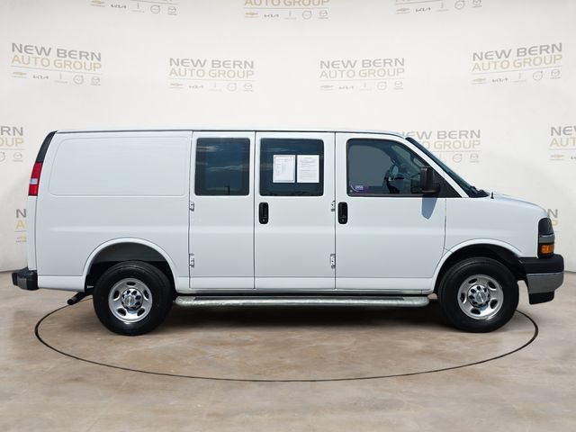 Used 2025 Chevrolet Express 2500 w/ Driver Convenience Package RWD image 6
