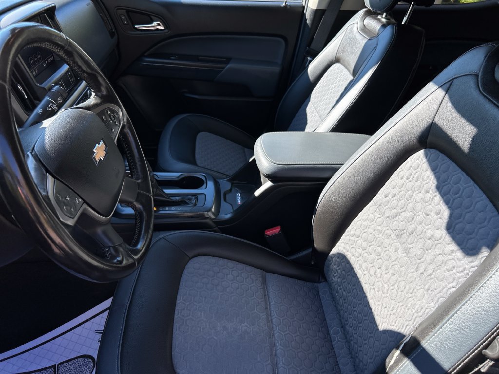 Used 2019 Chevrolet Colorado Z71 w/ Z71 Midnight Edition AWD/4WD image 12