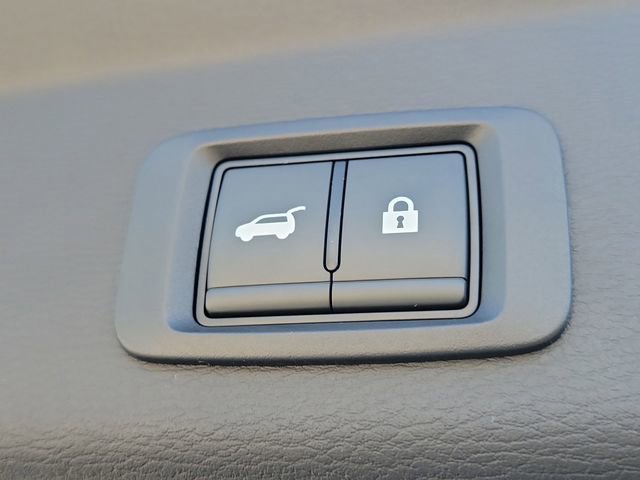 New 2026 Mitsubishi Outlander SE image 12