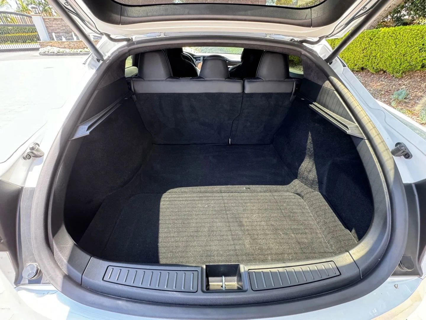 Used 2018 Tesla Model S 100D AWD/4WD image 42