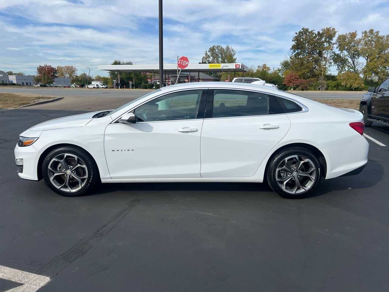 Used 2023 Chevrolet Malibu LT w/ Driver Confidence Package image 3