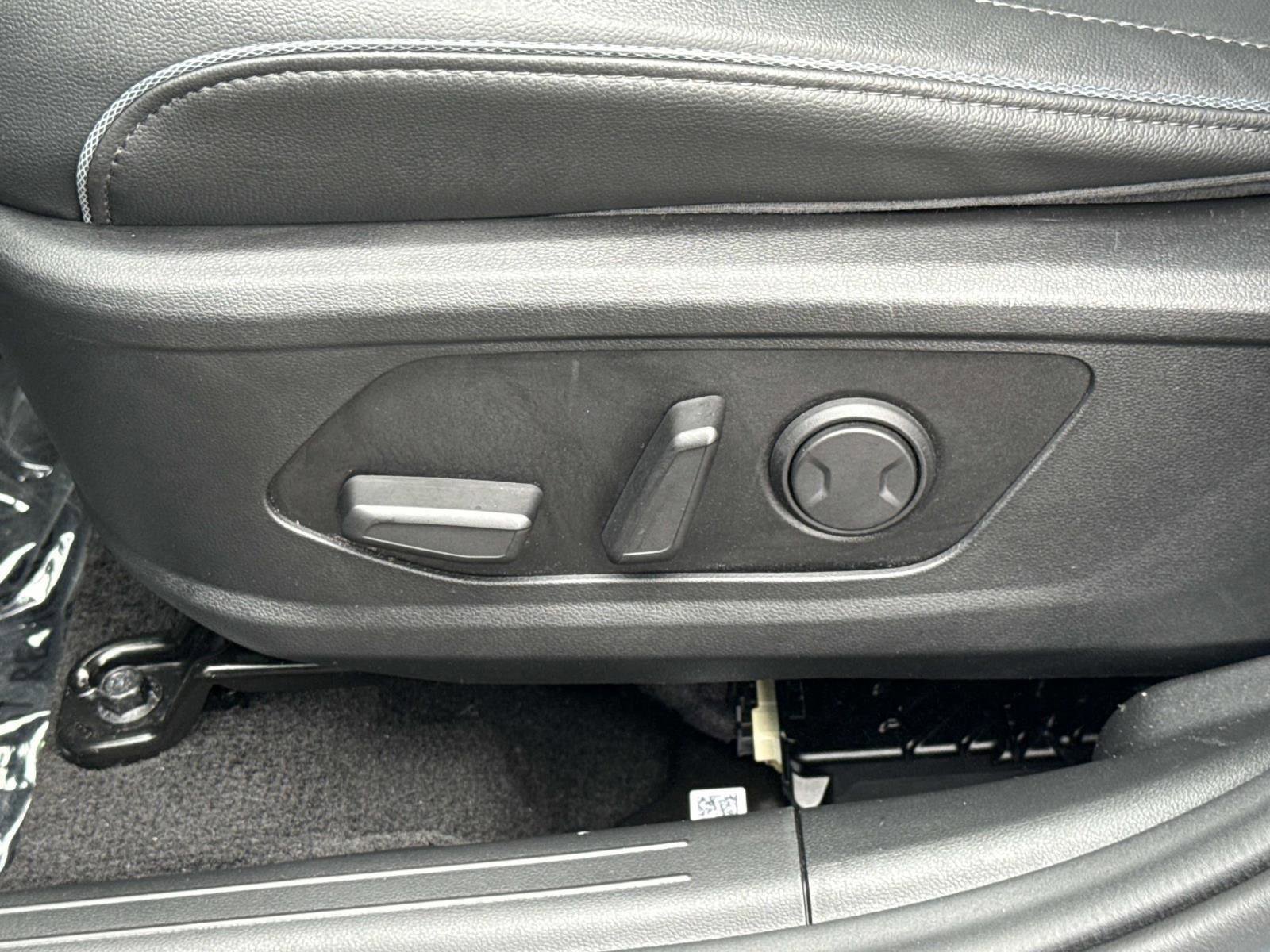 Certified 2023 Hyundai Santa Cruz Limited image 17