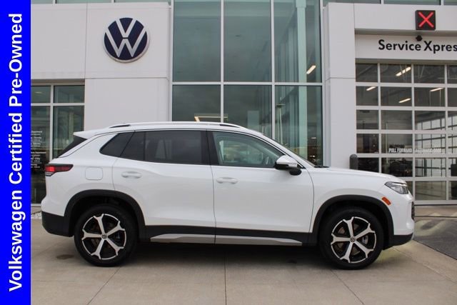 Used 2025 Volkswagen Tiguan SE image 5