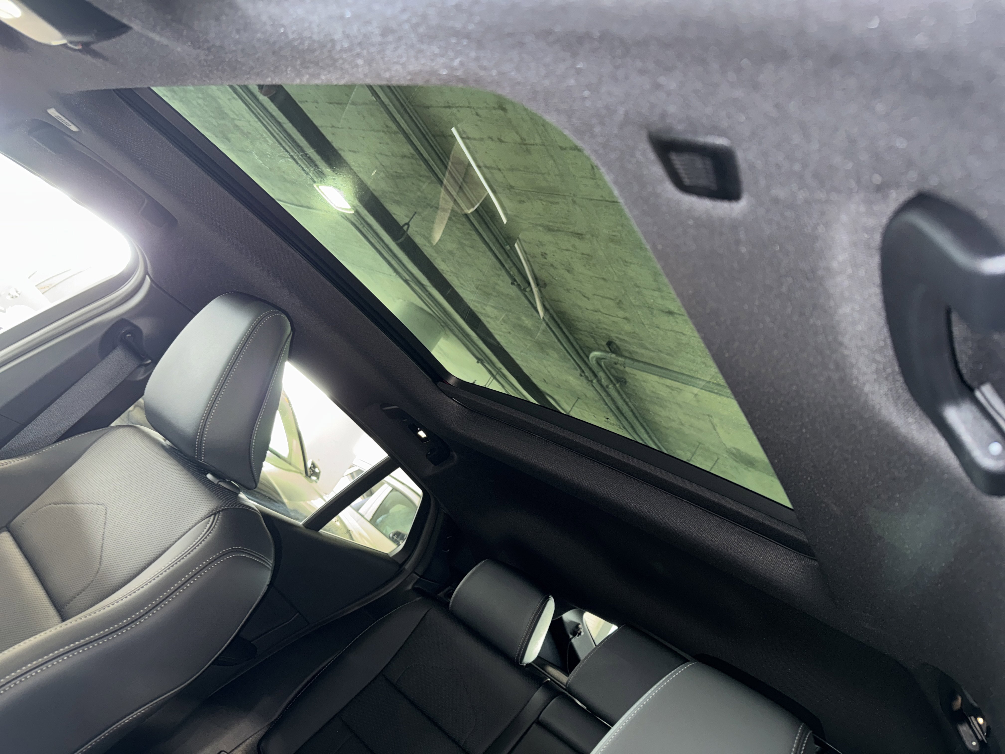 Certified 2025 BMW X2 xDrive28i w/ Premium Package image 32