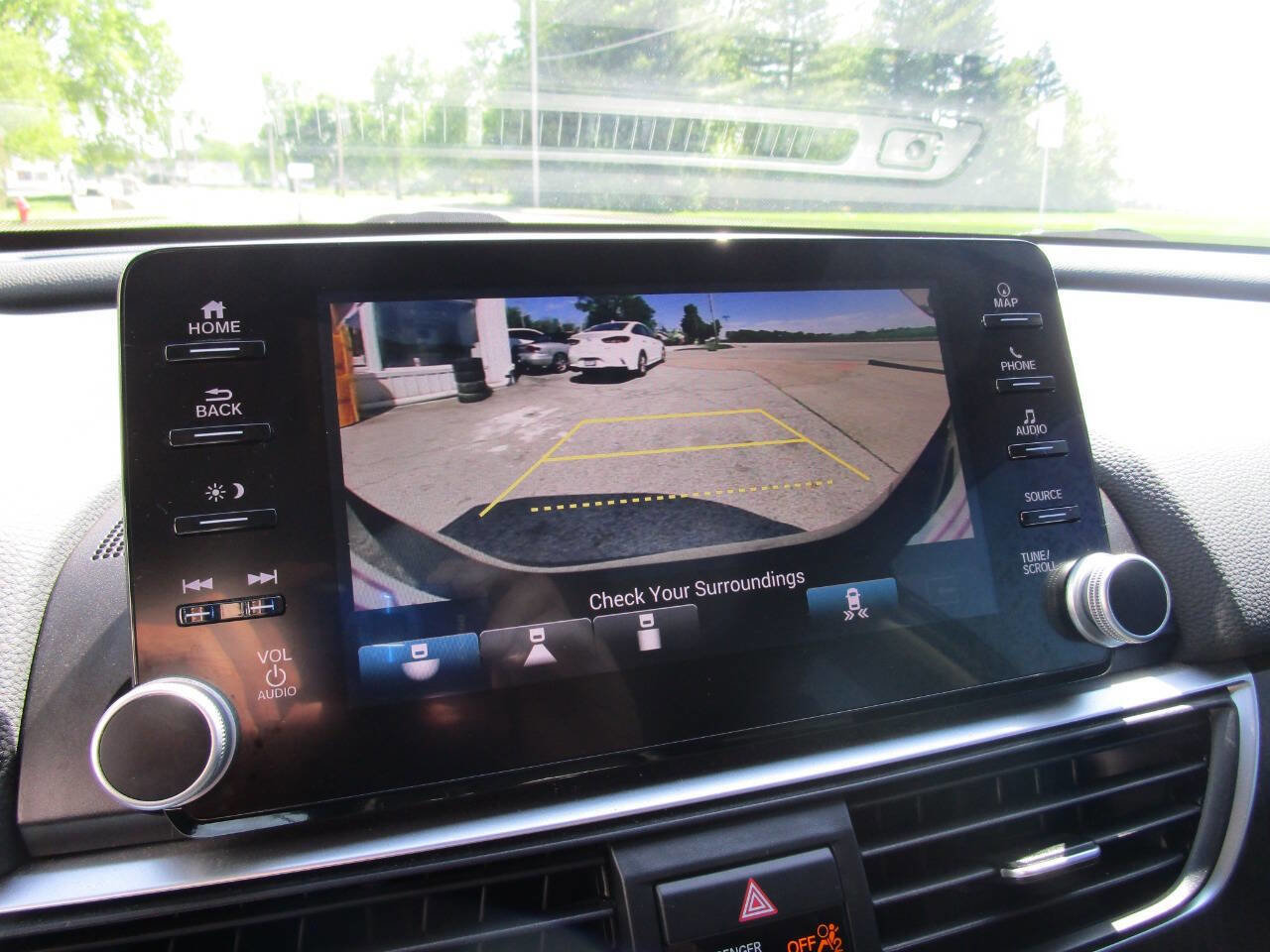 Used 2018 Honda Accord Touring image 14